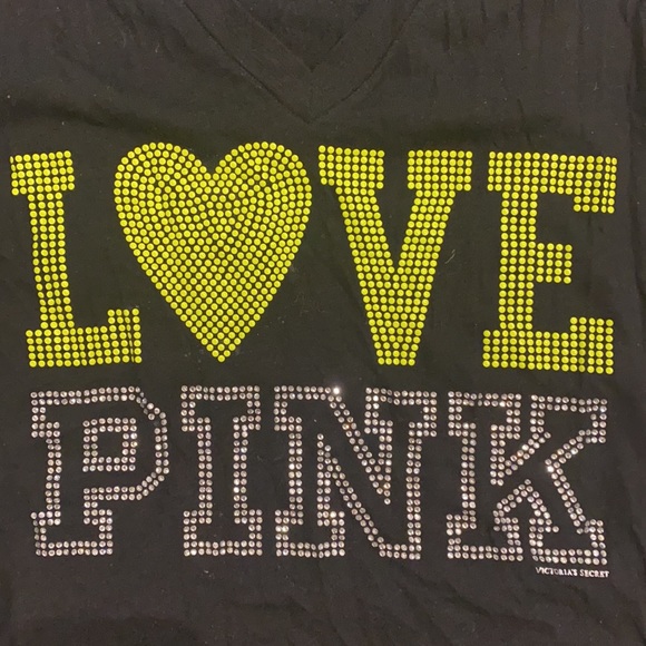 Cute bedazzled t-shirt - Picture 3 of 3